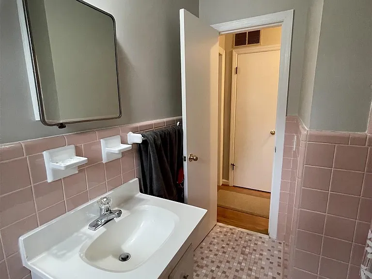 1522 Bradley Dr — Photo 17