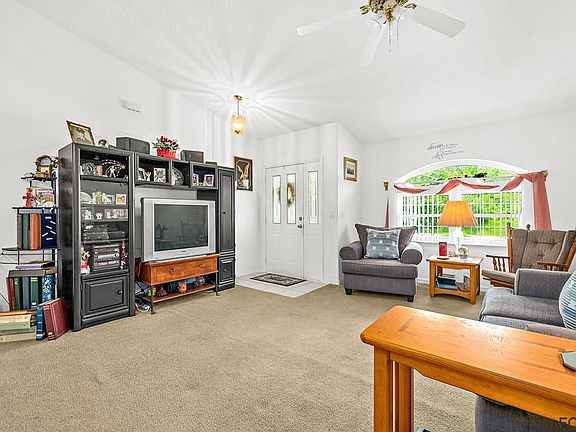 4th image of 42 Prince Michael Ln