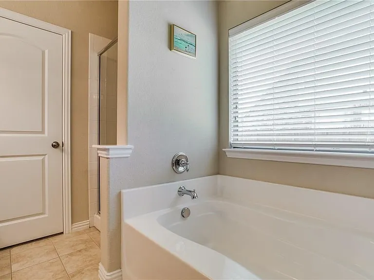 941 Lake Worth Trl — Photo 8