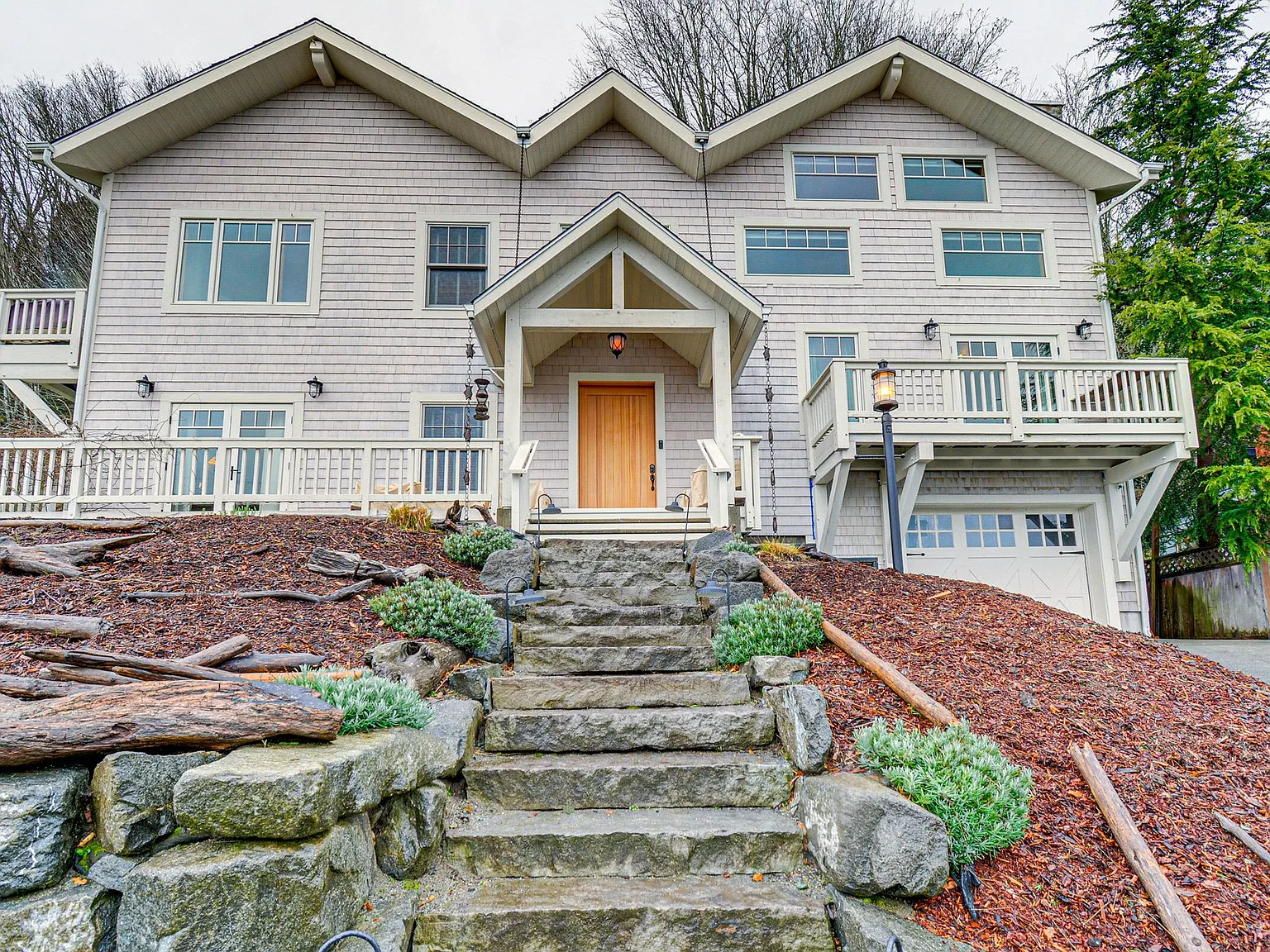 3 bed, 2.5 bath, 2890 sqft, $4,500 — Photo 1