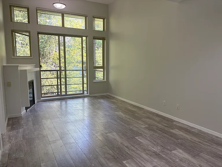 9319 University Cres — Photo 1