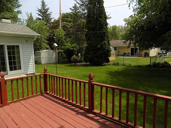 4th image of 2424 Mount Vernon Ave