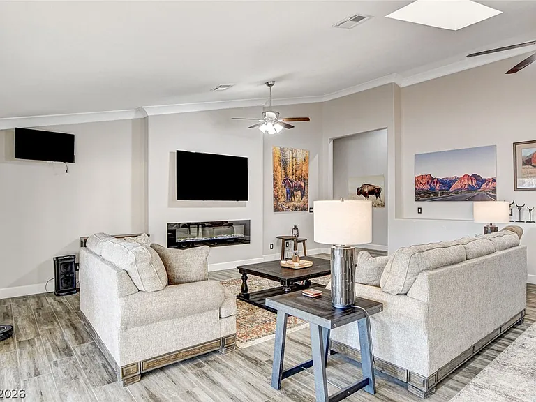 5353 Dorrell Ln — Photo 6