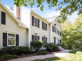 25 Elizabeth St, Guilford, CT 06437