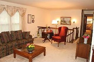 4th image of 184 Kingston Ln