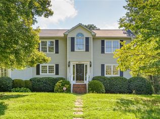 301 Lawndale Dr, Winston Salem, NC 27104