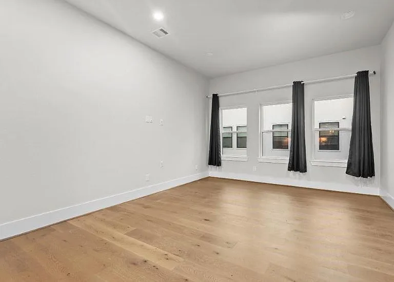 836 Fisher St #D — Photo 5