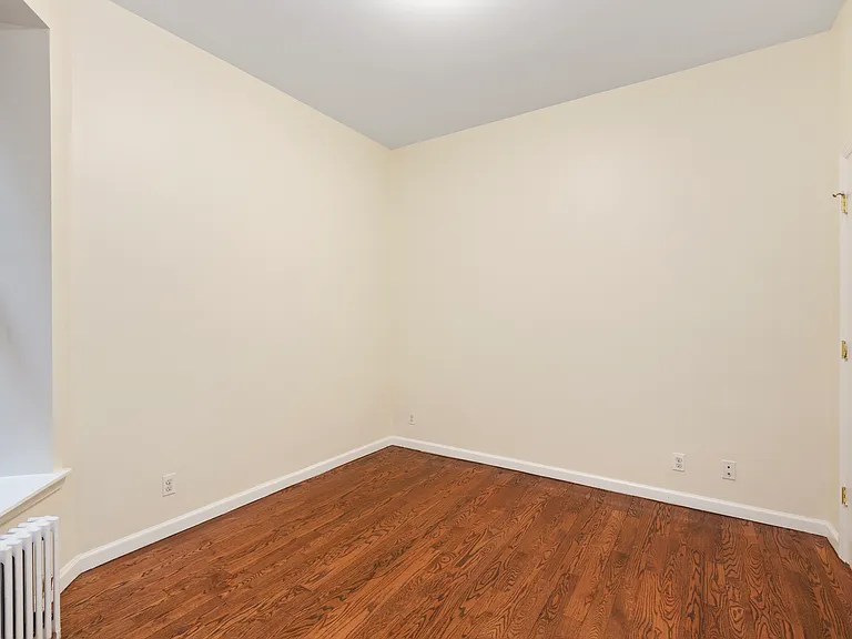 422 E 58th St #1C — Photo 8