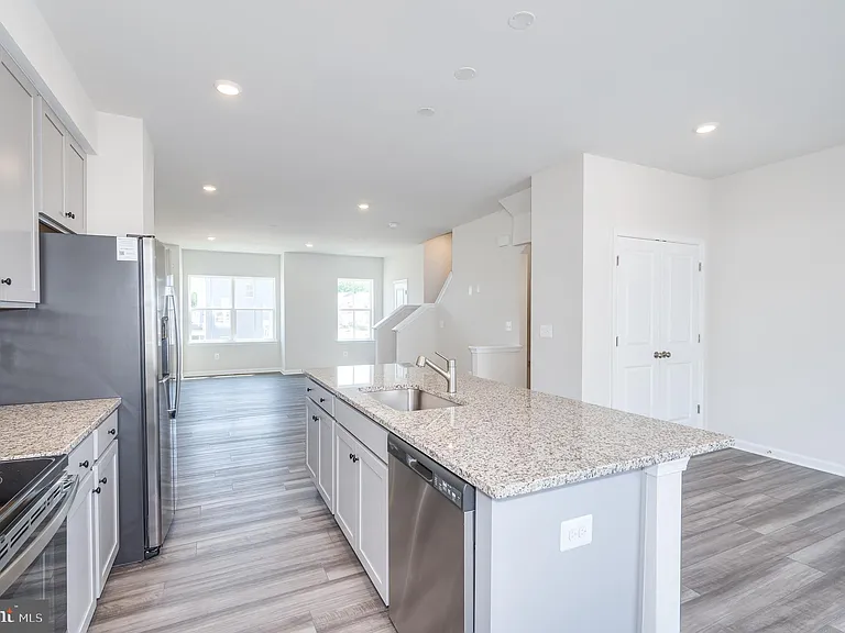 67 Swan Field Ave — Photo 28