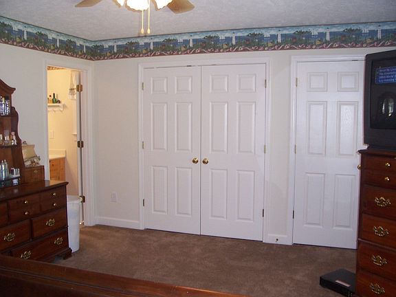 Double Master Lighted Closets