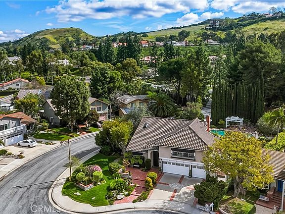 3rd image of 980 S Rutgers Cir