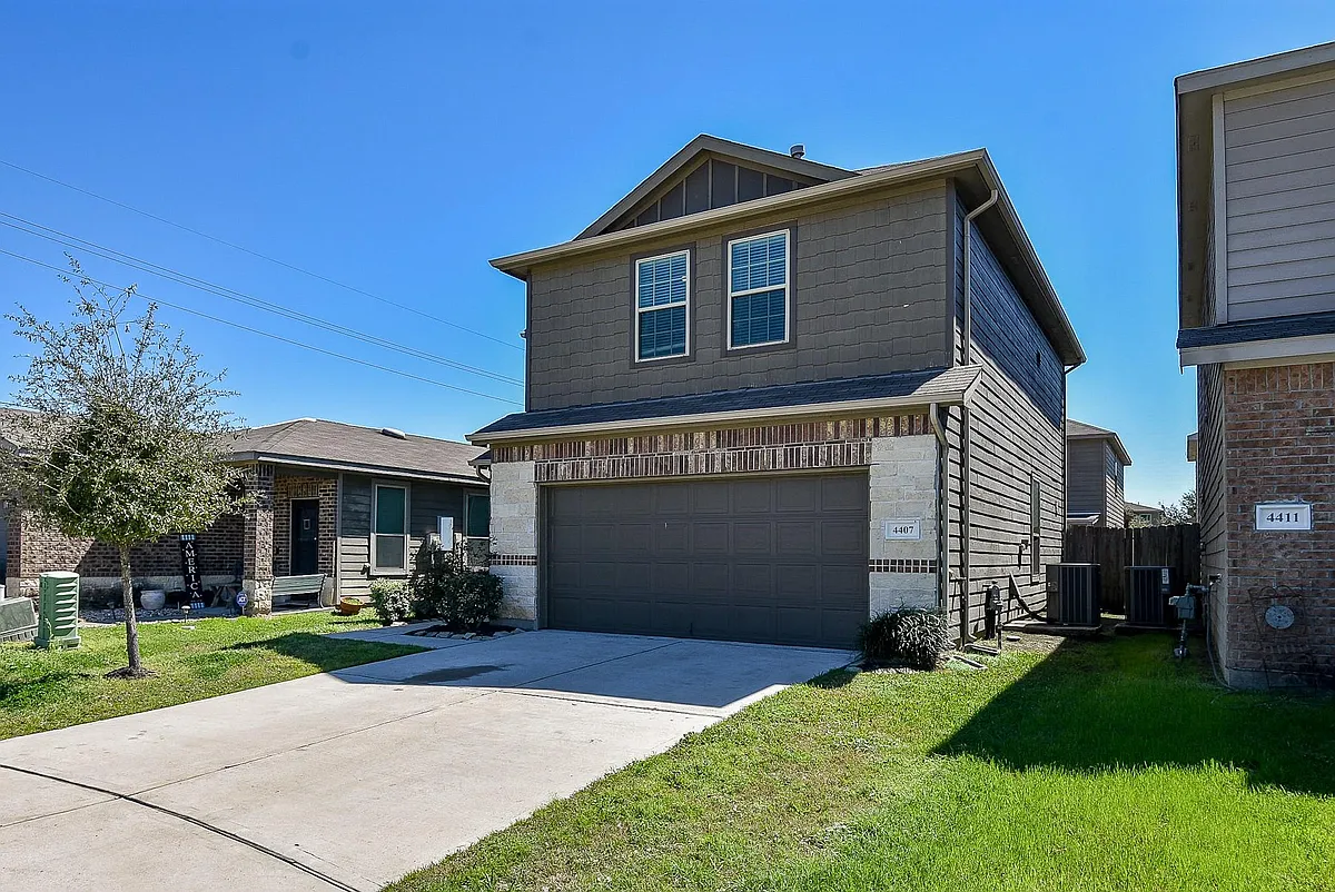 Building Photo - 4407 Champions Landing Dr