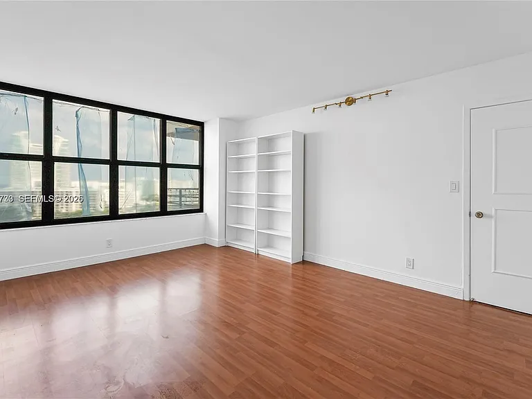 2500 Parkview Dr #1503 — Photo 10