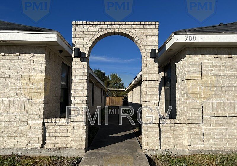 1st image of 700 W Bronze Dr APT A