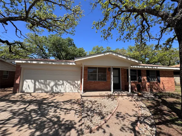 900 NW 11th St, Mineral Wells, TX 76067