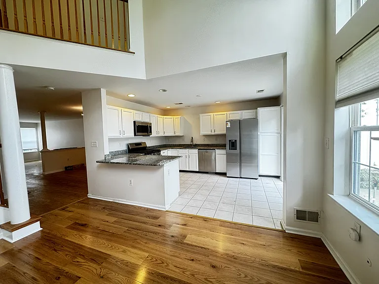 102 Wellington Park Dr — Photo 4