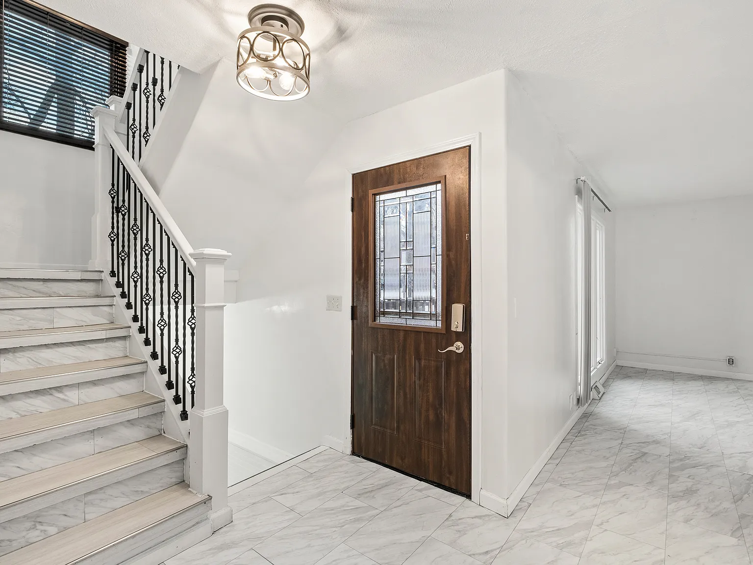 3 bed, 2158 sqft, $3,000 — Photo 3