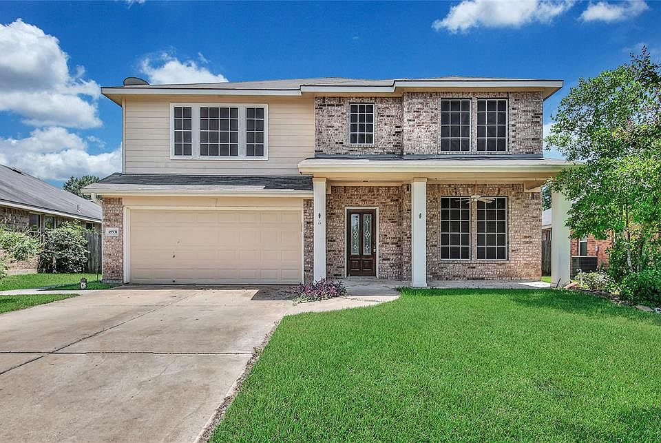 1st image of 18931 Squirrel Oaks Dr