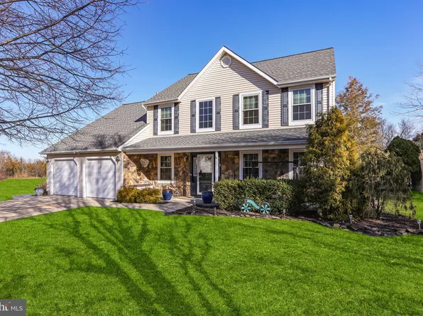 10 Liat Dr, Eastampton, NJ 08060