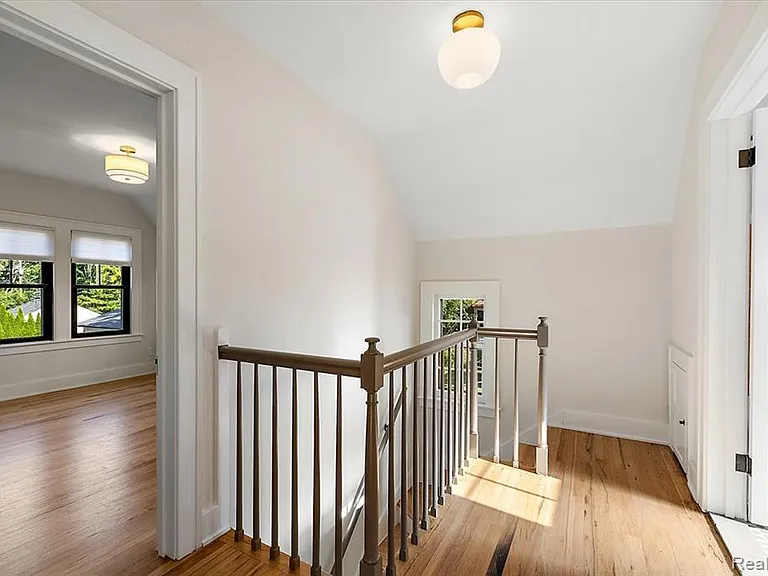 2136 Dorchester Rd — Photo 30