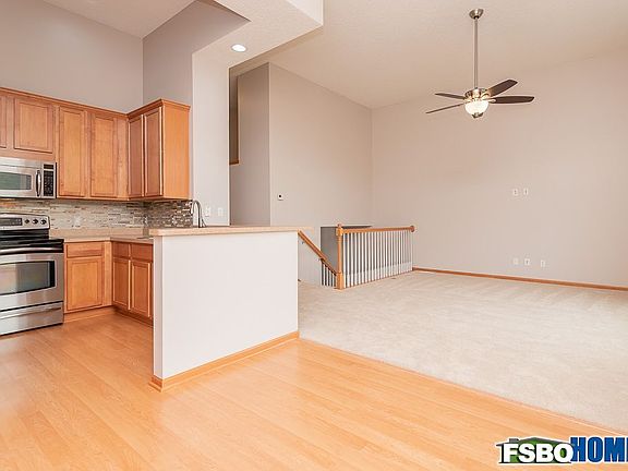 5th image of 15406 Farnham Ave N