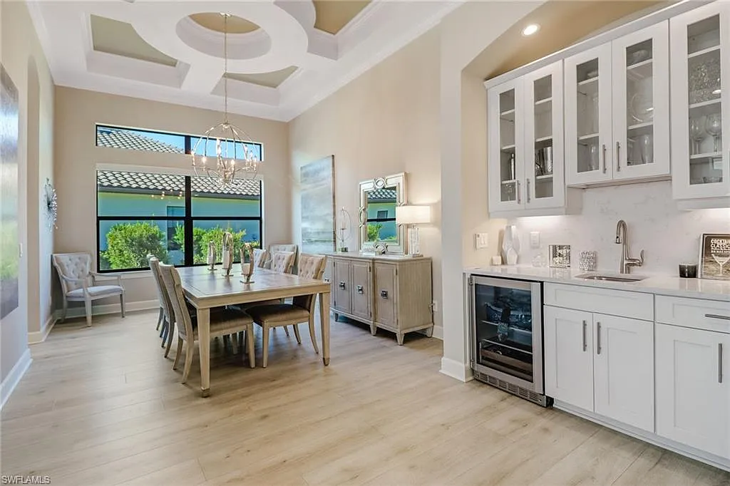3 bed, 3.5 bath, 2860 sqft, $20,500 — Photo 4