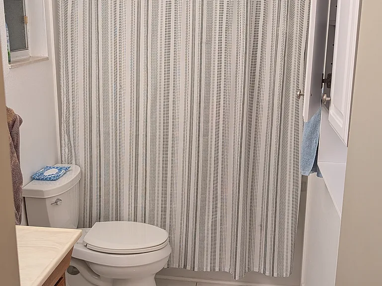 2585 Saint Michel Ave — Photo 23