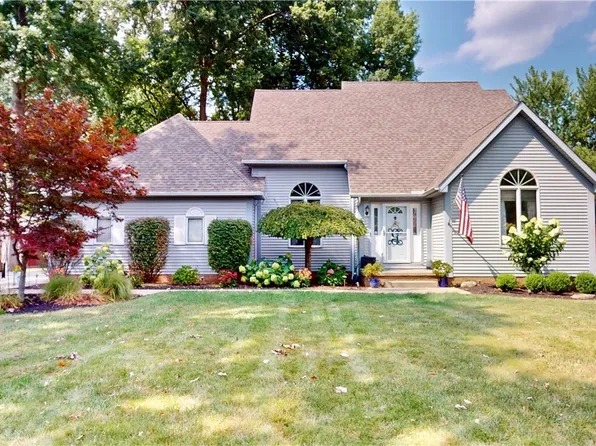 571 Ledge Rd, Macedonia, OH 44056