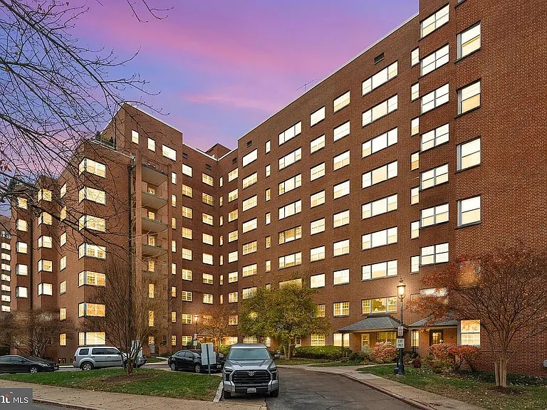 3601 Greenway #101 — Photo 3