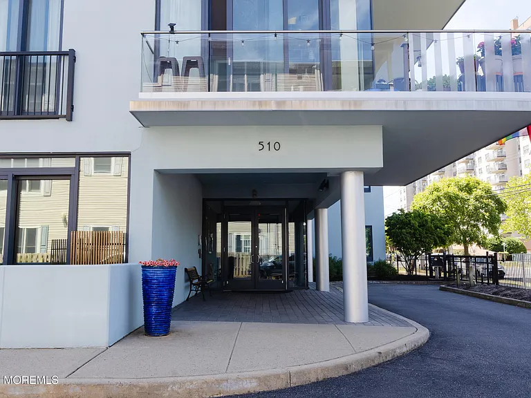 510 Monroe Ave #204 — Photo 3
