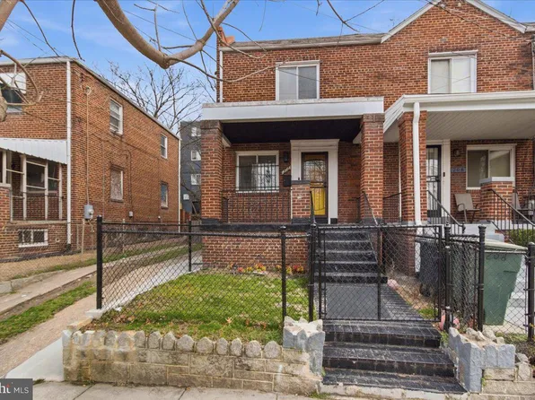 206 36th St SE, Washington, DC 20019