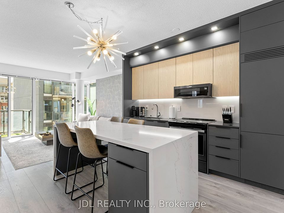 1st image of 435 Richmond St W #610