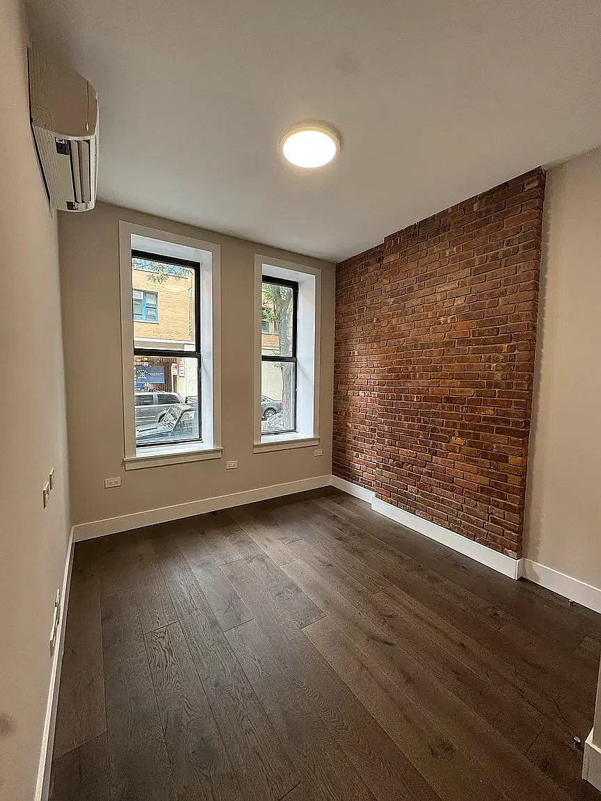 336 West 17th Street — Photo 1