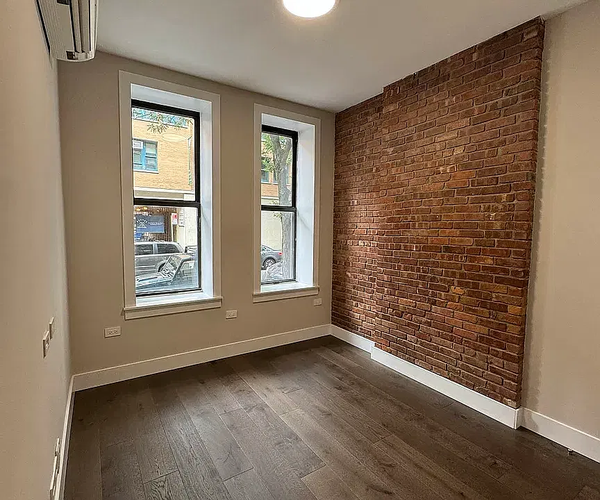 336 W 17th St #1A