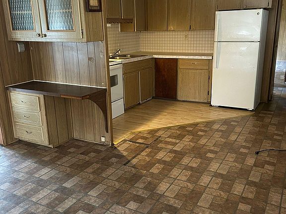 2nd image of 1335 Bell Ave #8