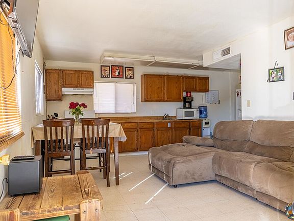 5th image of 786 Lincoln Ave
