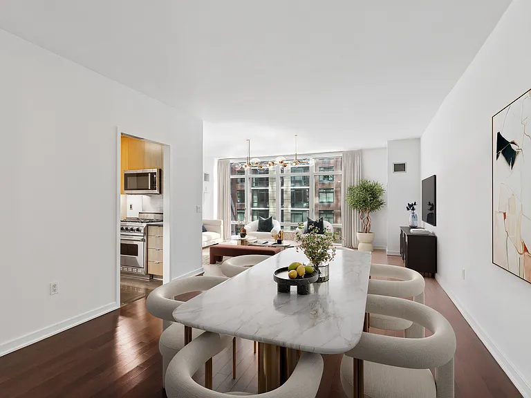 207 E 57th St #5C — Photo 4
