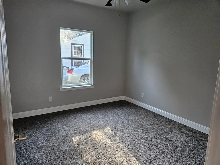 803 Jones St — Photo 10