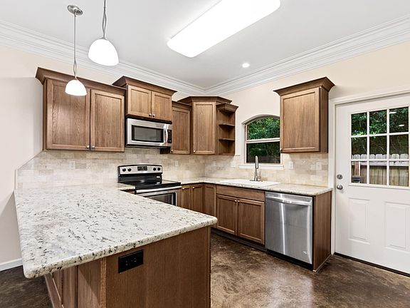 2nd image of 206 Caudill Dr #206