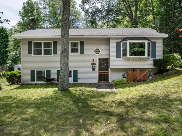 16 Jo Ellen Drive, Merrimack, NH 03054