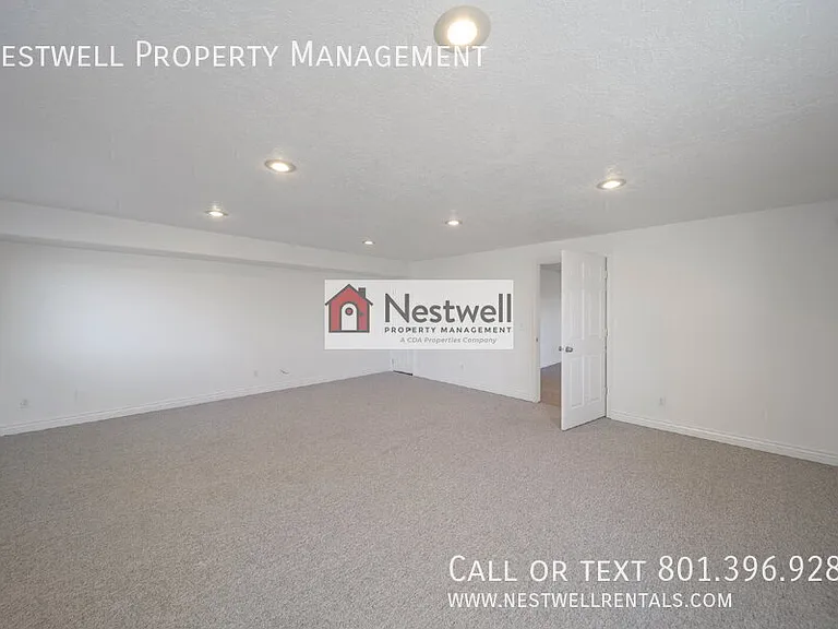 481 E Lana Ct — Photo 43