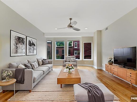 2nd image of 83 Monroe St APT 4B