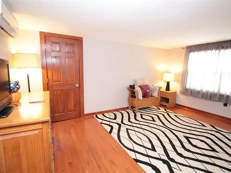 73 Albany Ave #2 — Photo 12