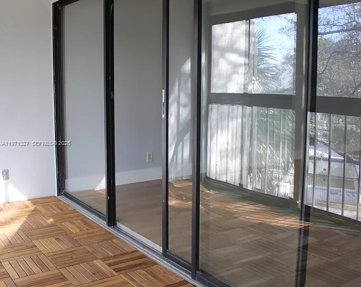 210 Lakeview Dr — Photo 12