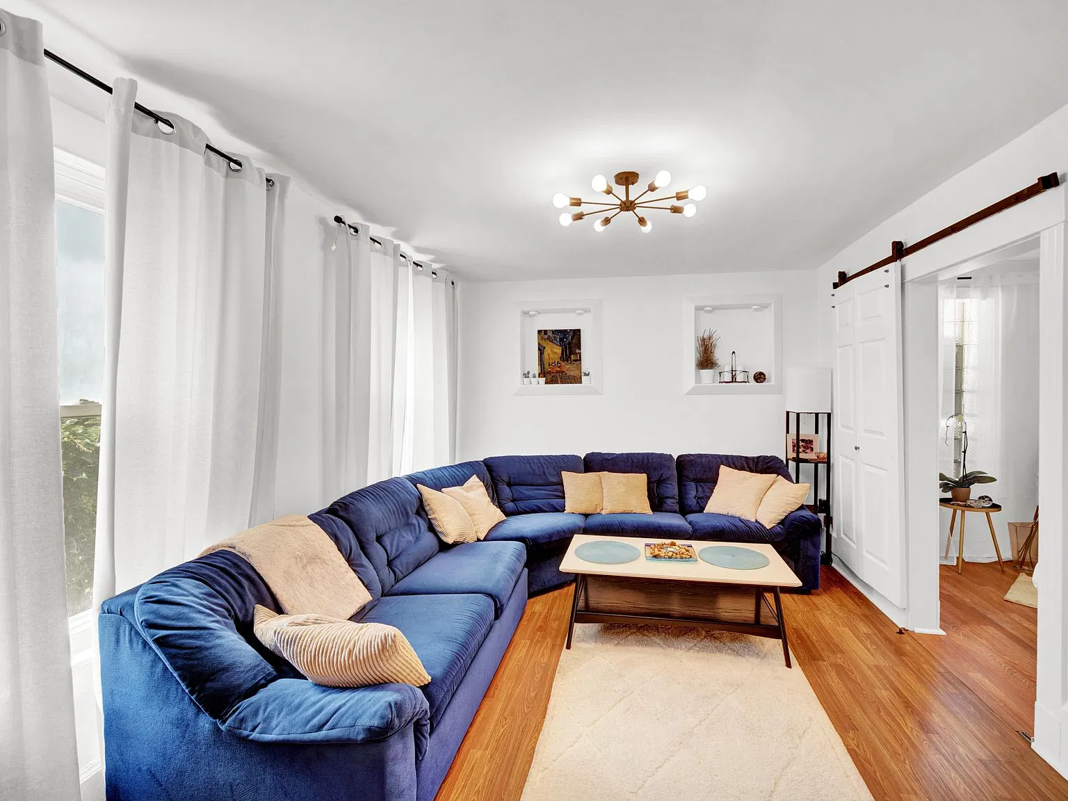 1 bed, 1000 sqft, $1,850 — Photo 2