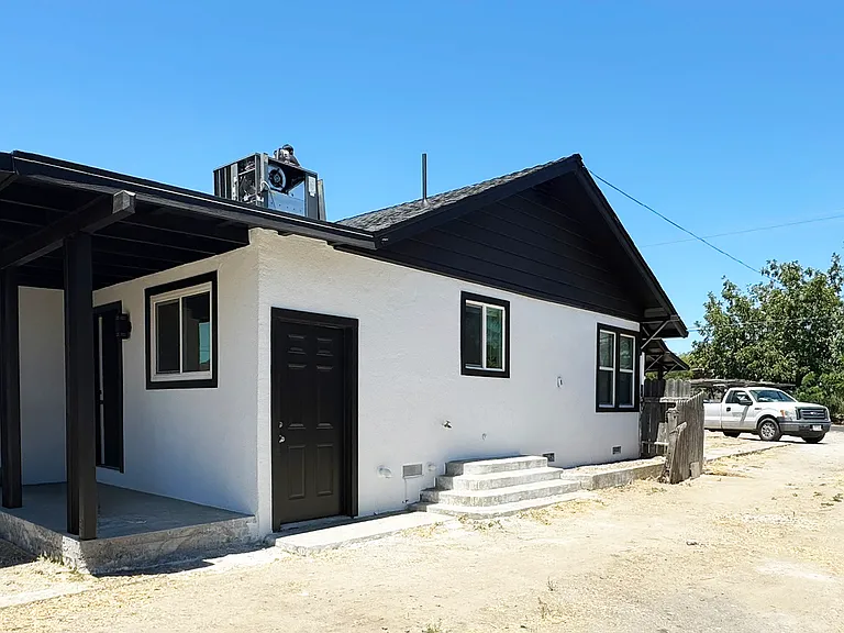 2410 River Rd — Photo 12
