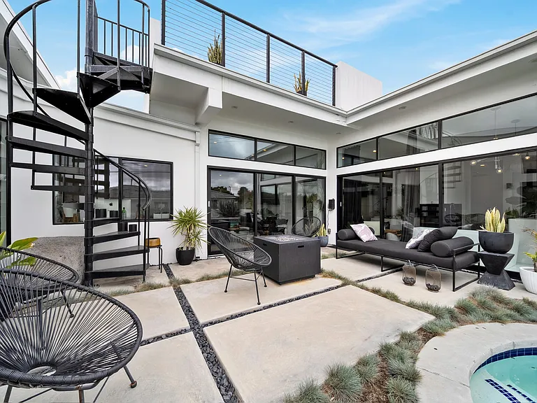 5948 Abernathy Dr — Photo 33