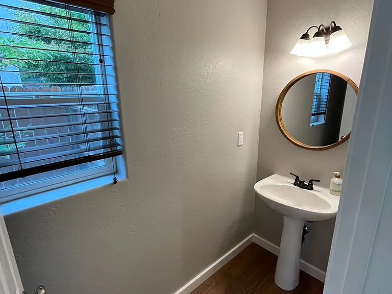 3211 N Memory St — Photo 2