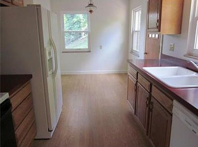 5th image of 400 Fairview Dr