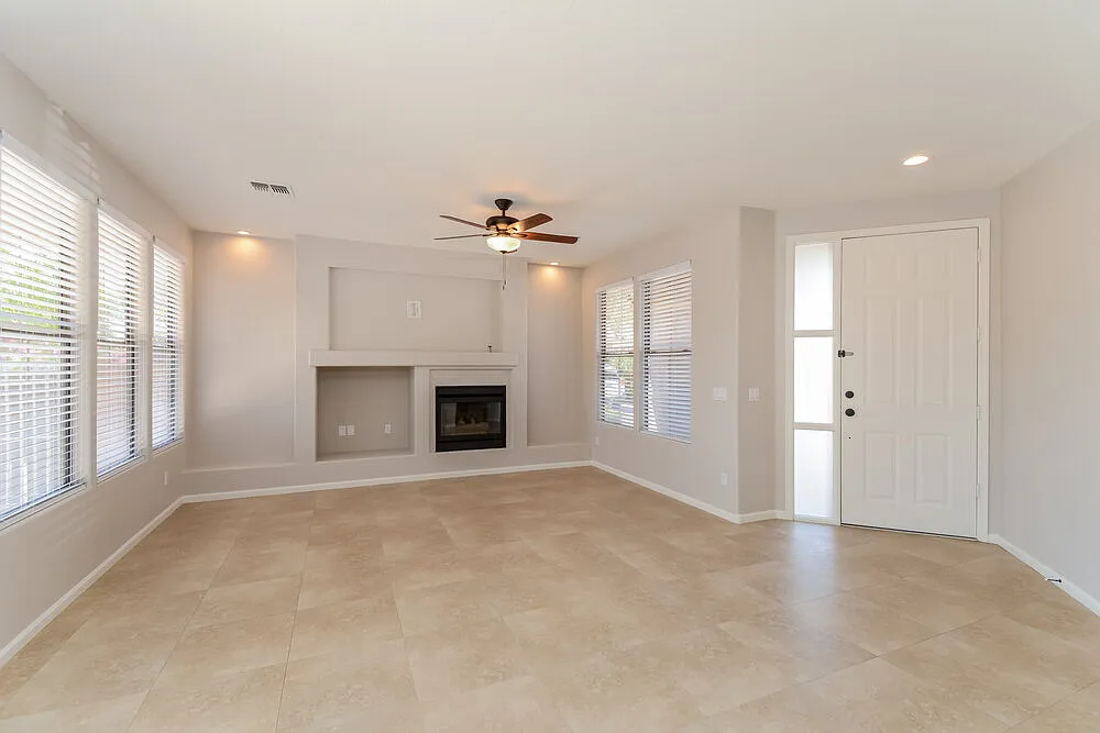 3 bed, 2.0 bath, 1572 sqft, $2,005 — Photo 4